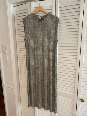 Sleeveless Metallic Maxi Dress in Silver